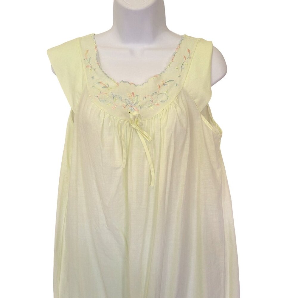 Vintage Yellow Sleeveless Nightgown Embroidered Neckline Maxi M/L